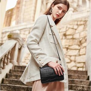 Like New Crocodile Design Chocolate Brown Purse